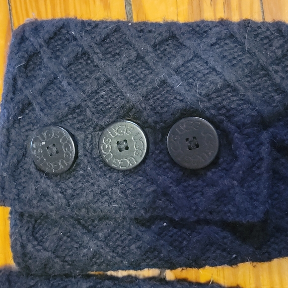 UGG size 5 black knit high boot - Picture 4 of 4